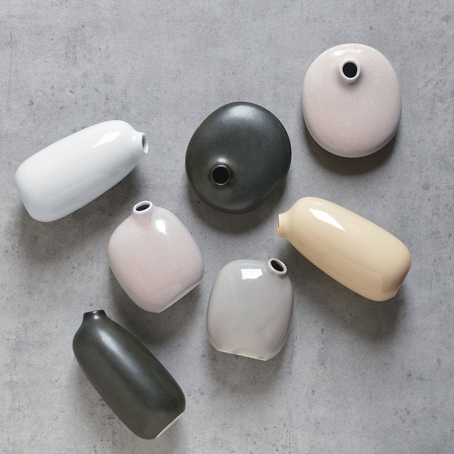 KINTO SACCO VASE PORCELAIN 01  BLACK 7