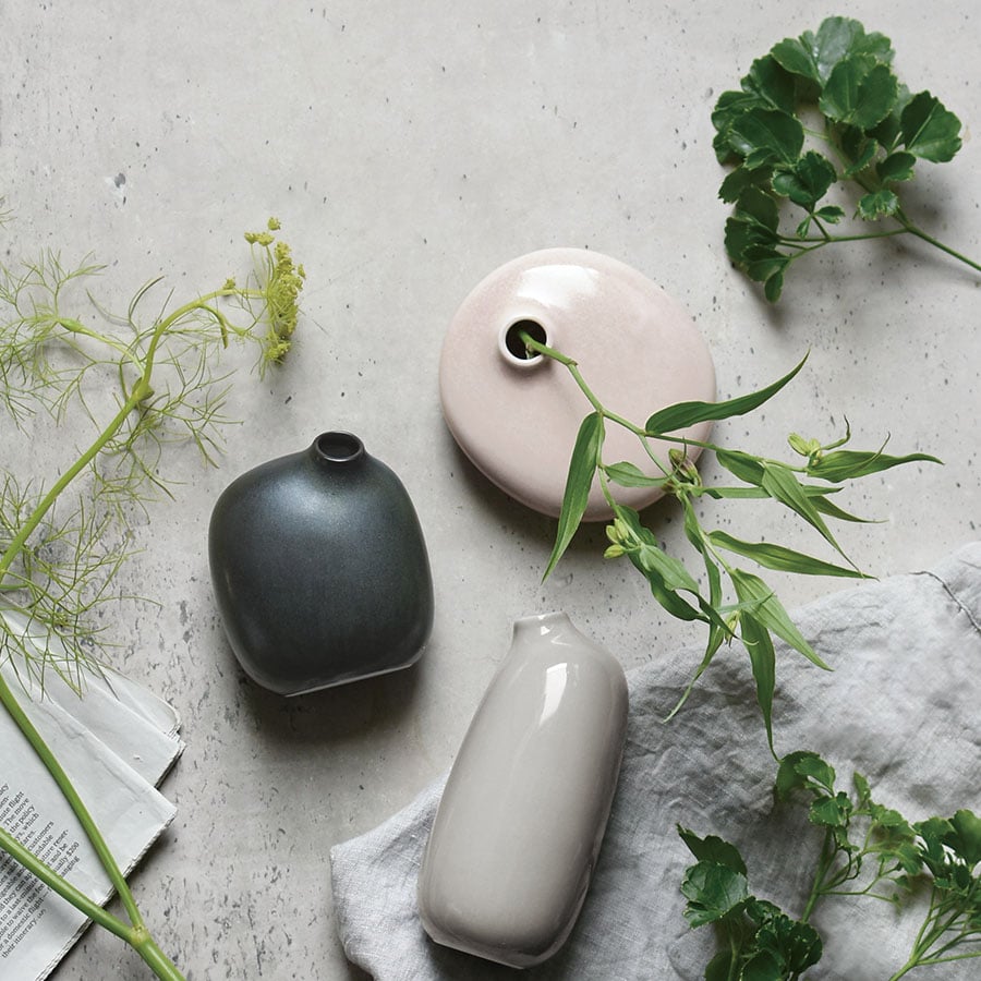 KINTO SACCO Vase Porcelain 01 – Minimalist Porcelain Vase for KINTO SACCO Vase Porcelain 01 – Minimalist Porcelain Vase for