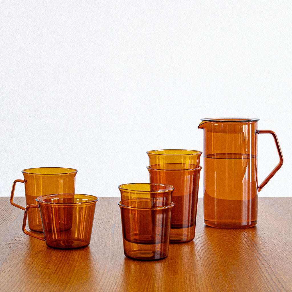 CAST AMBER Jug 750ml | Elegant Amber-Tinted Glass Pitcher – KINTO