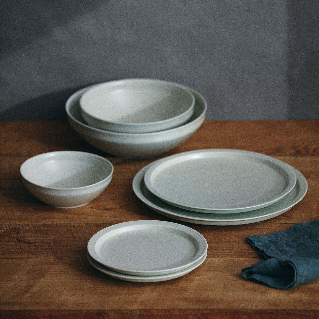 LIN Plate 260mm | Large Porcelain Plate with Vintage Design by